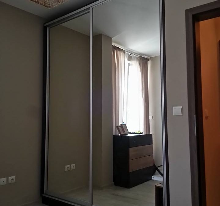 Гардероб с огледални врати по поръчка