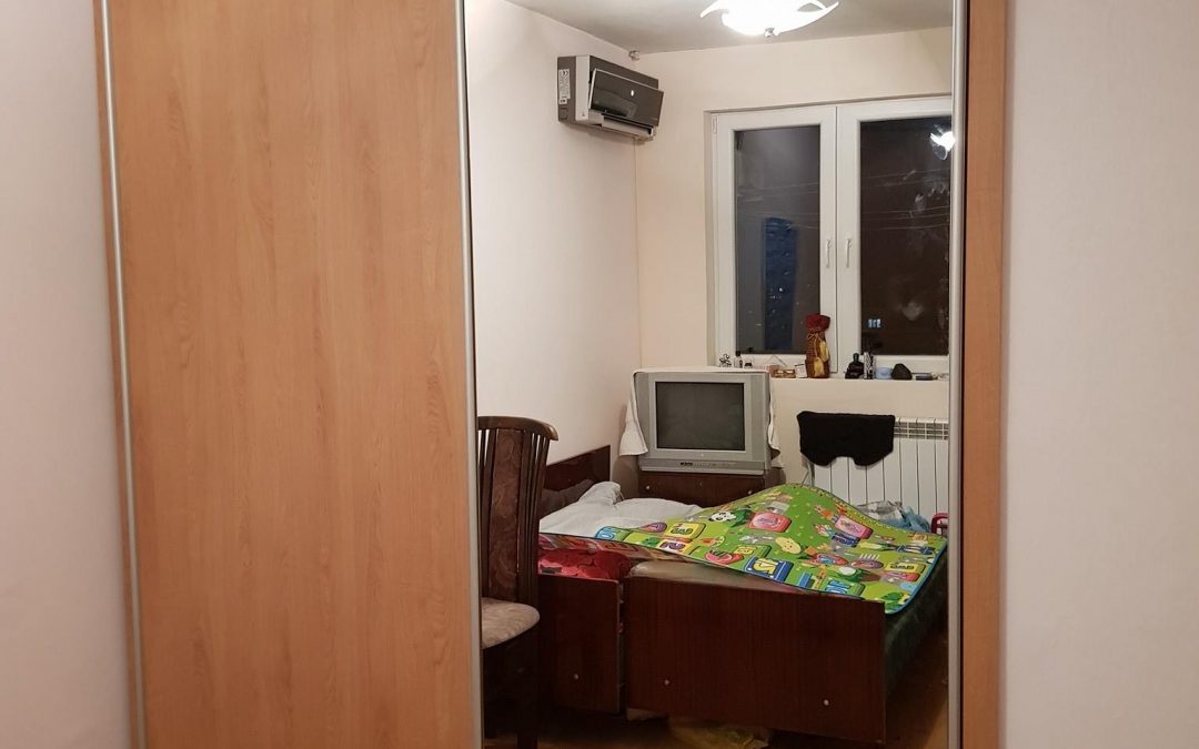 Гардероб по поръчка с плъзгащи врати